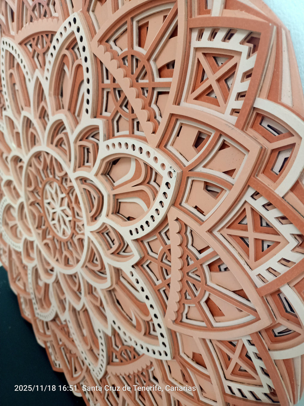 Decoración multicapa geométrica